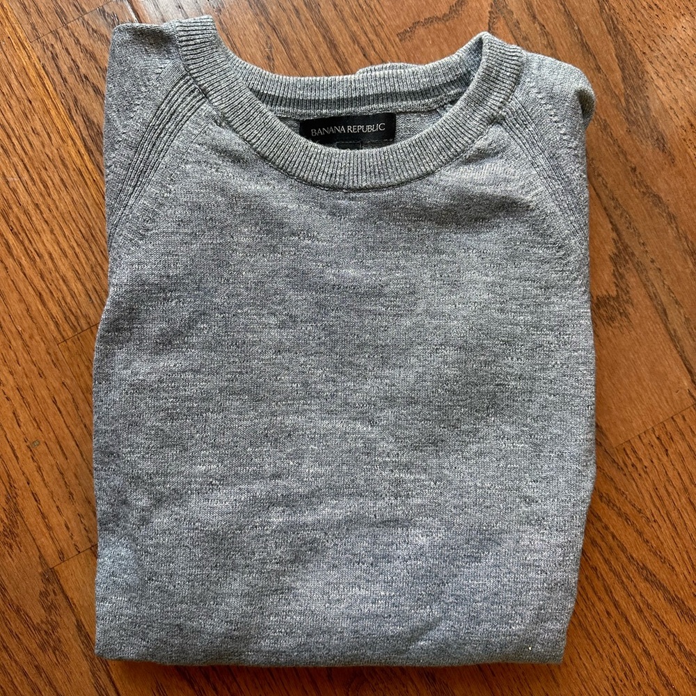 Banana Republic men’s grey sweater